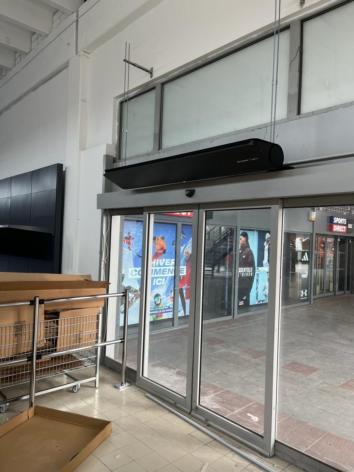 Luchtgordijn winkelcentrum schuifdeur